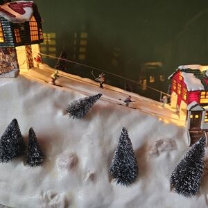 Vintage Mr Christmas St. Nicholas Square The Village Collection Ski Hill WORKING